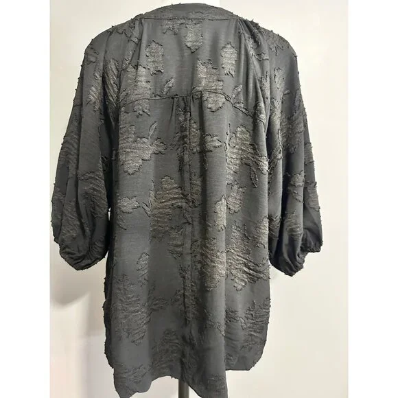Umgee Solid Color Floral Burnout Top in Black Small - Picture 5 of 12